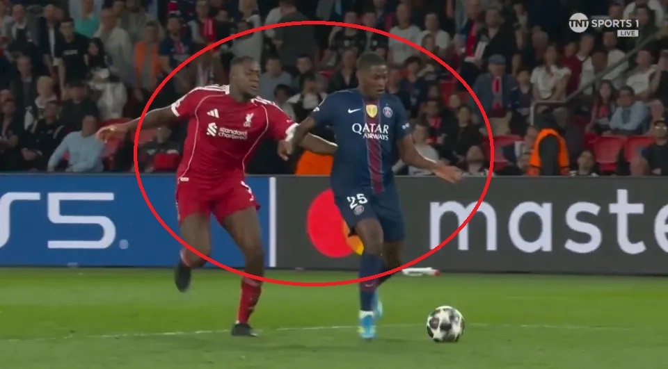 Tranh cai trong ngay Liverpool thua PSG hinh anh