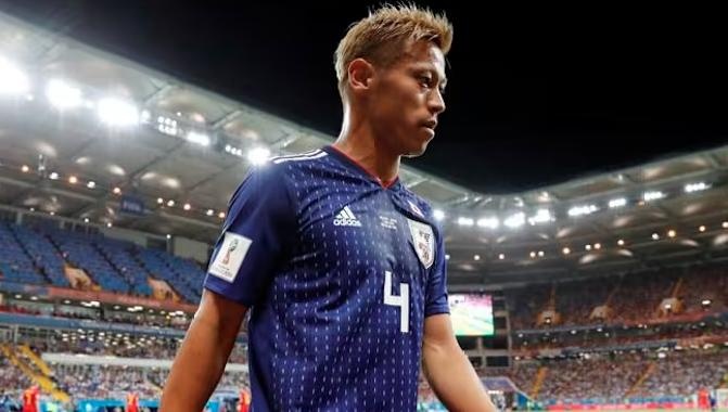 Huyen thoai Nhat Ban sang Singapore choi bong hinh anh