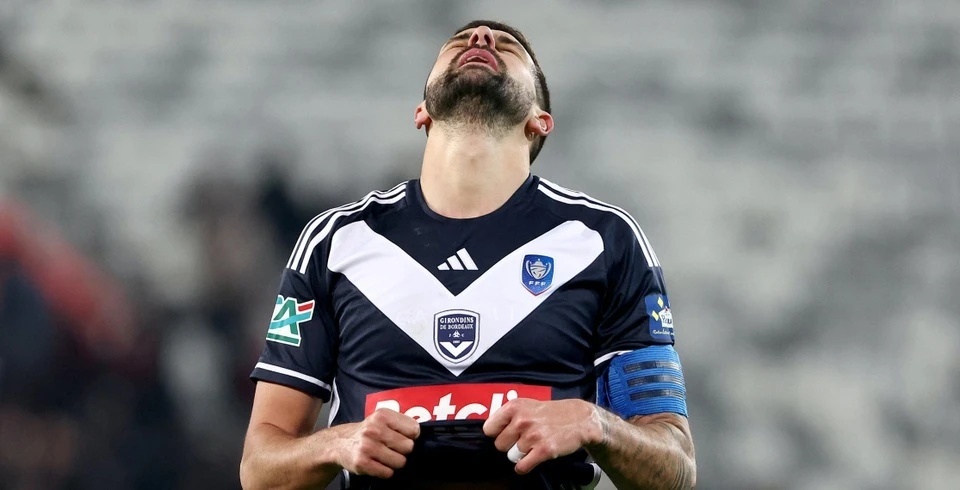 Bordeaux bi FIFA cam chuyen nhuong 3 mua hinh anh