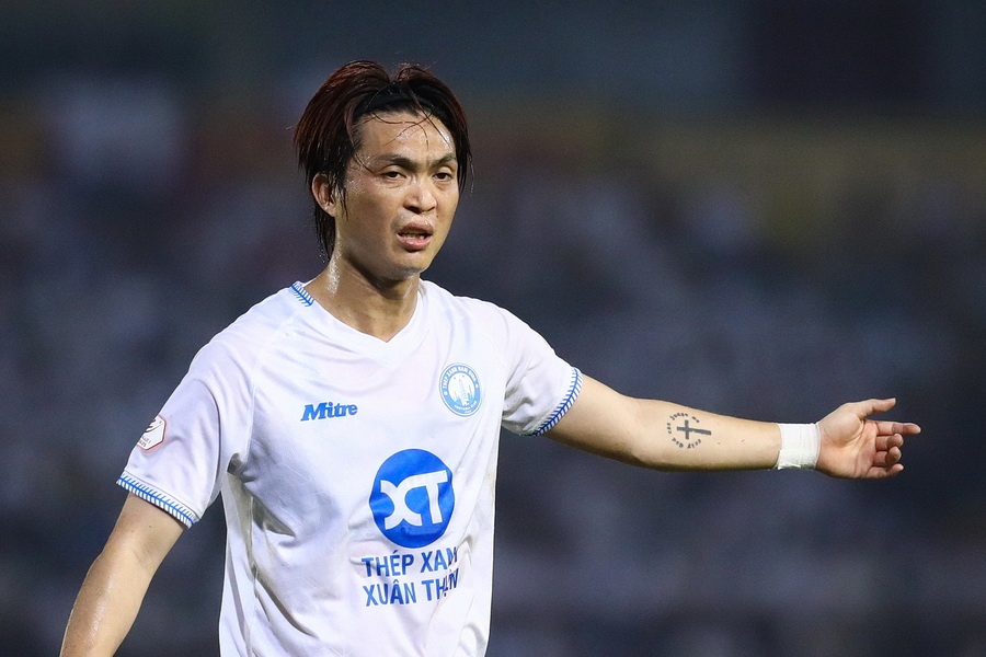 Vi sao Nam Dinh roi tu hang 1 xuong hang 6 V.League? hinh anh