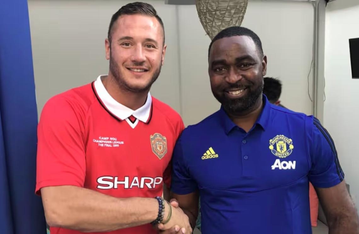 Cuu cau thu Anh kiem tien nhieu nhat nganh phim nguoi lon hinh anh