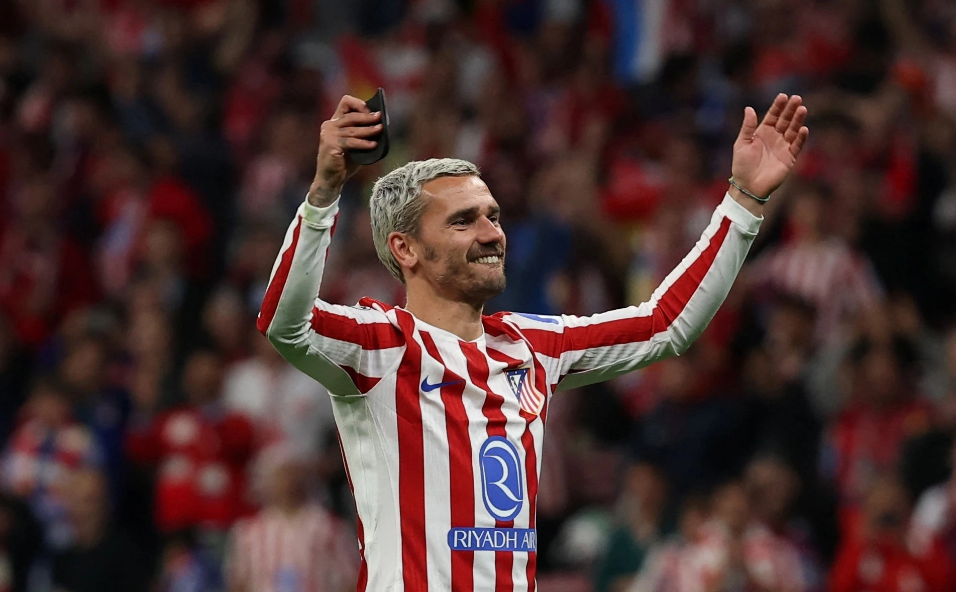 Khoanh khac cam xuc cua Griezmann hinh anh