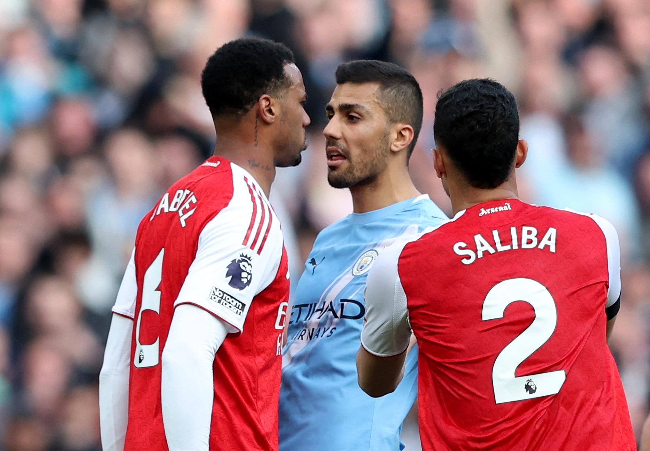 Arsenal gay tran truoc Man City nhu the nao? hinh anh