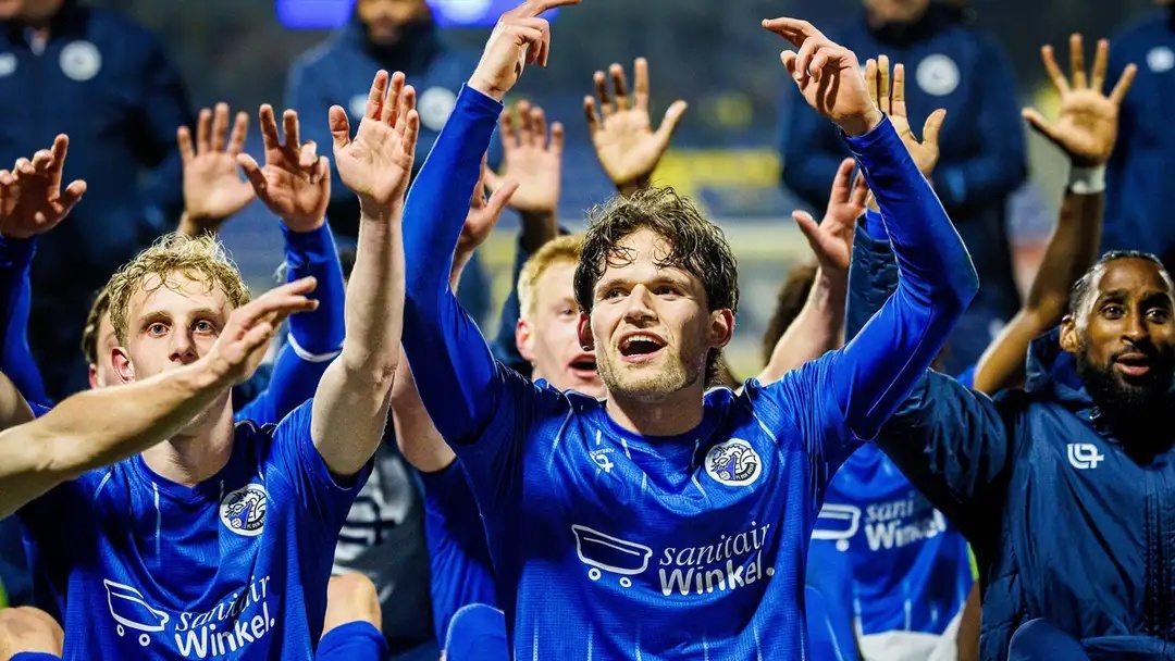 Doi bong Ha Lan phai thua de thang hang hinh anh