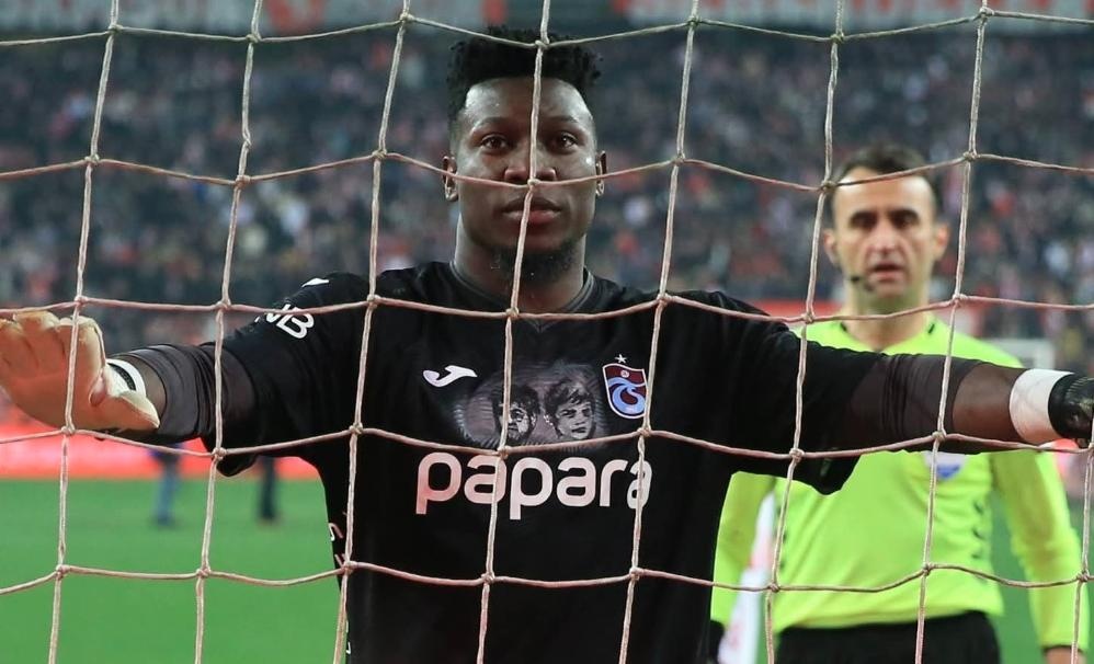 3 lan day penalty lien tiep cua Onana hinh anh