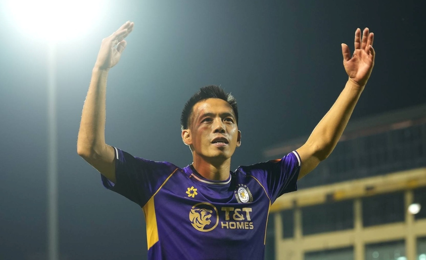 Van Quyet gay tranh cai hinh anh