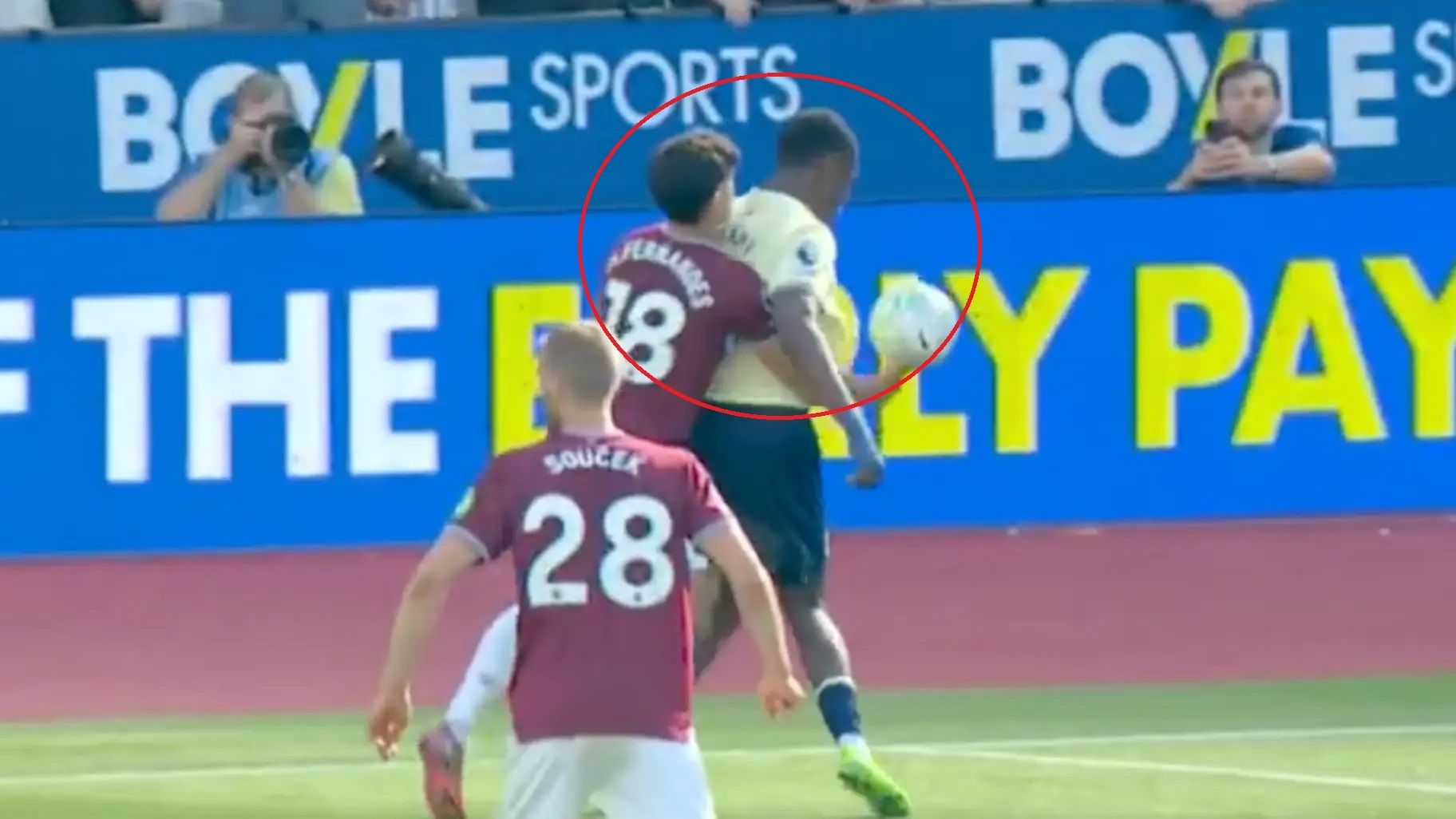 Quyet dinh gay phan no co the khien Tottenham rot hang hinh anh