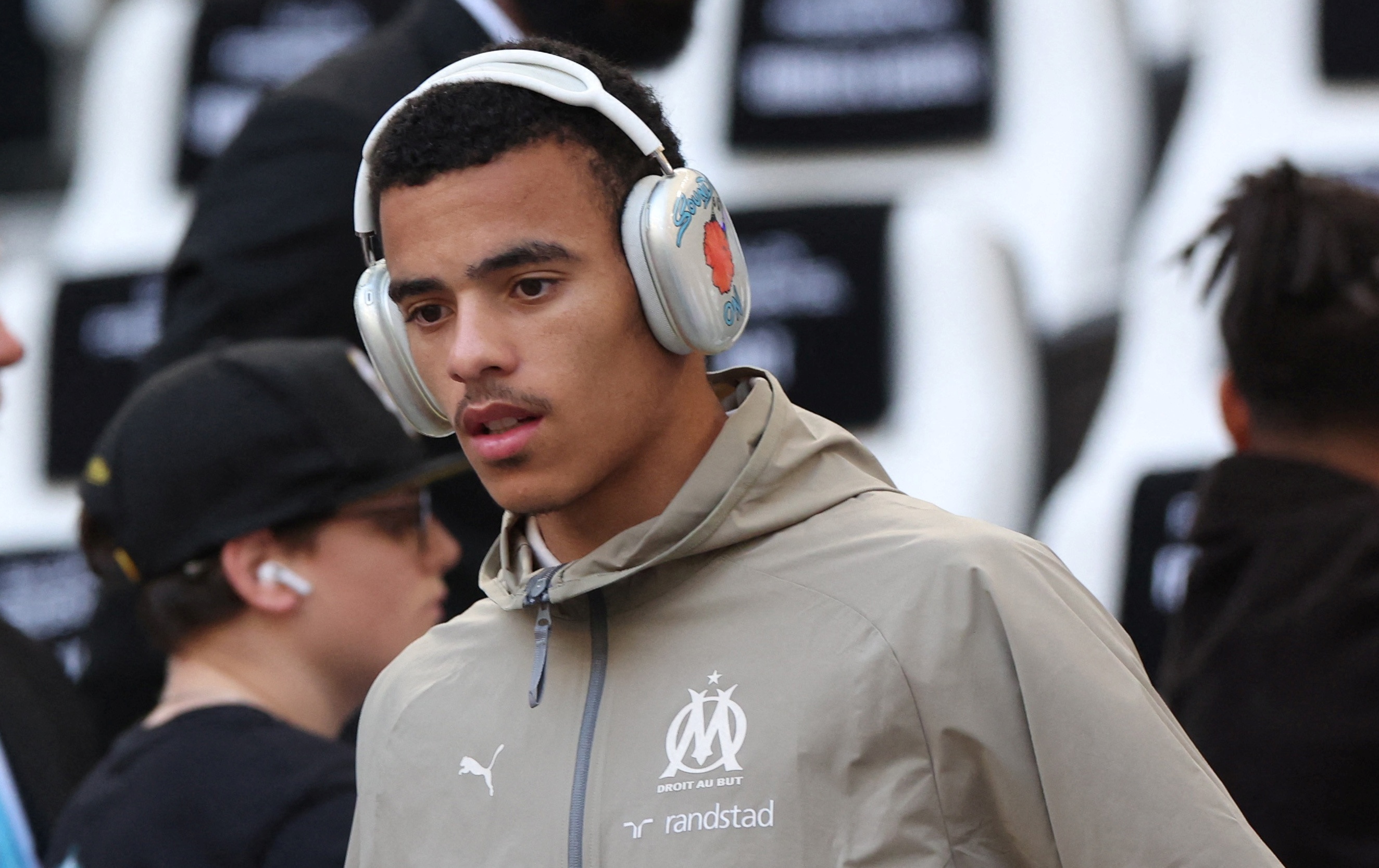 Tinh trang dang lo cua Greenwood hinh anh