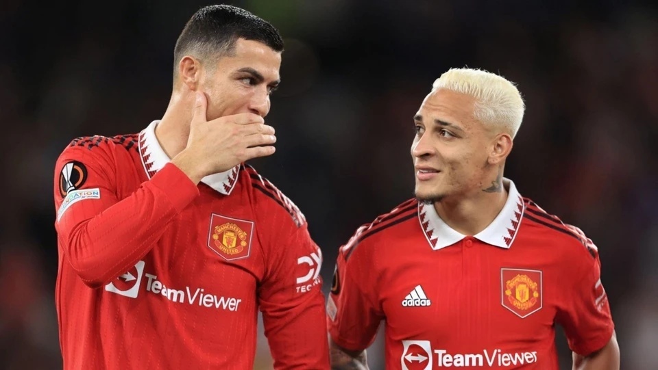 Antony xau ho truoc Ronaldo hinh anh