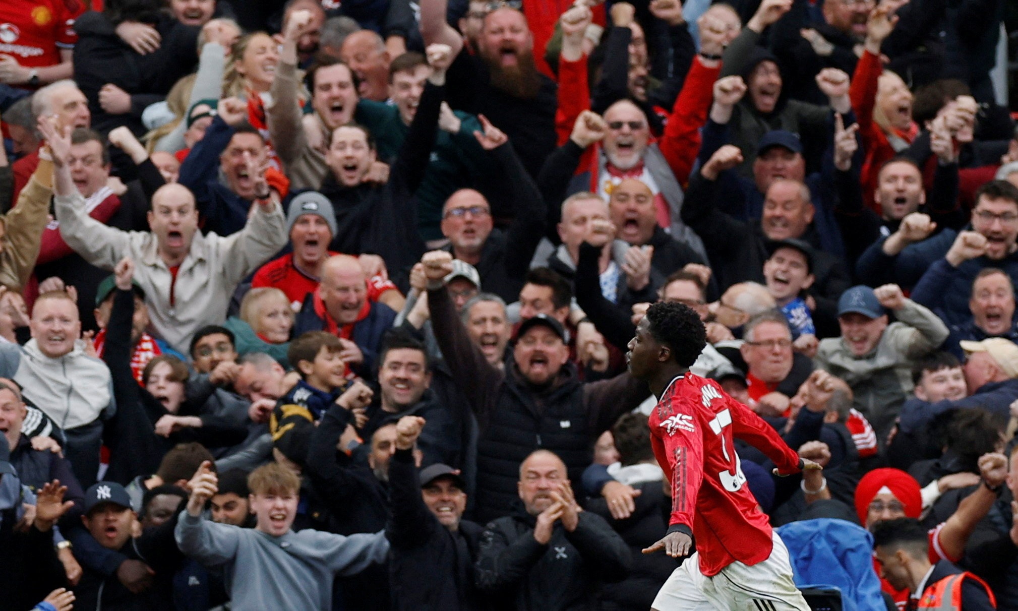 Old Trafford anh 9