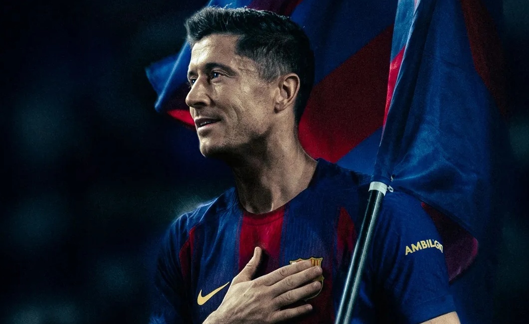 Lewandowski chia tay Barcelona hinh anh