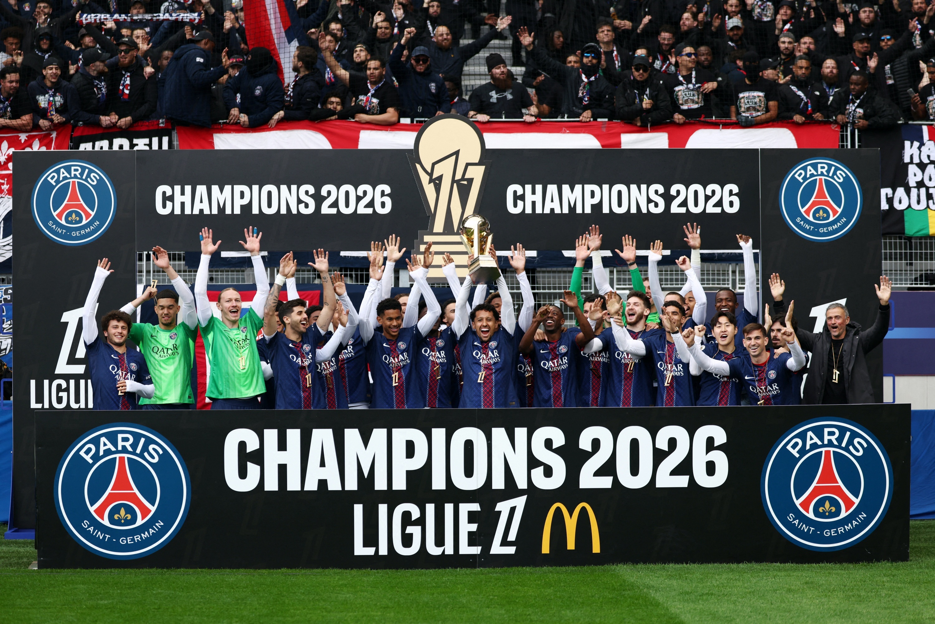 Chuc vo dich ky la nhat lich su cua PSG hinh anh