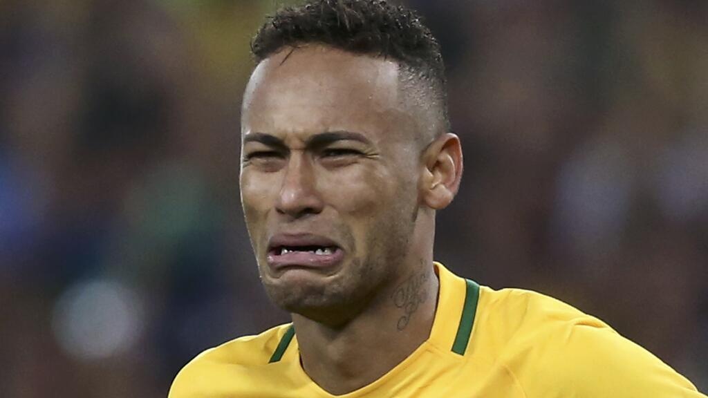 Neymar khoc nuc no hinh anh