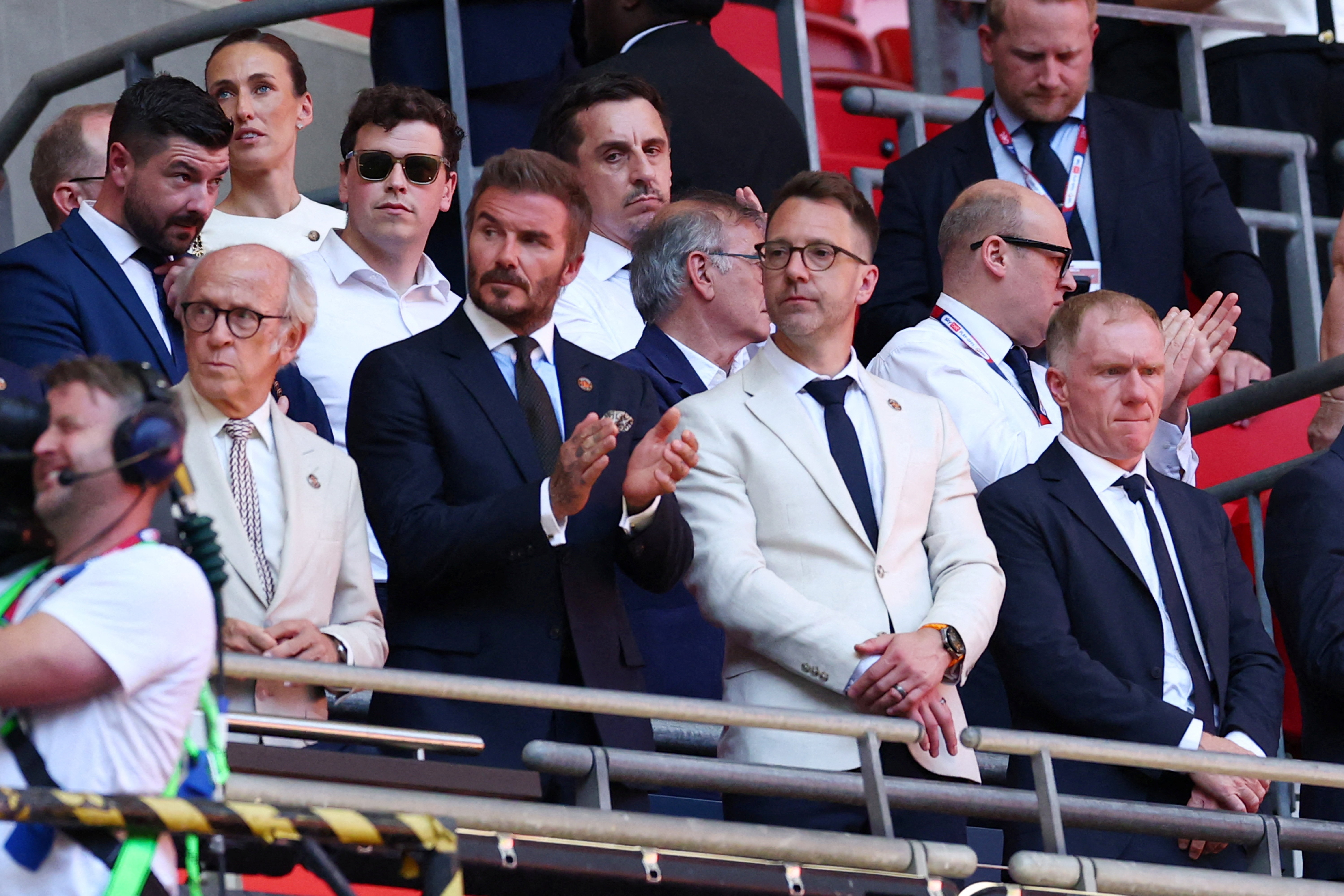 Beckham bat luc nhin Salford tan mong thang hang hinh anh