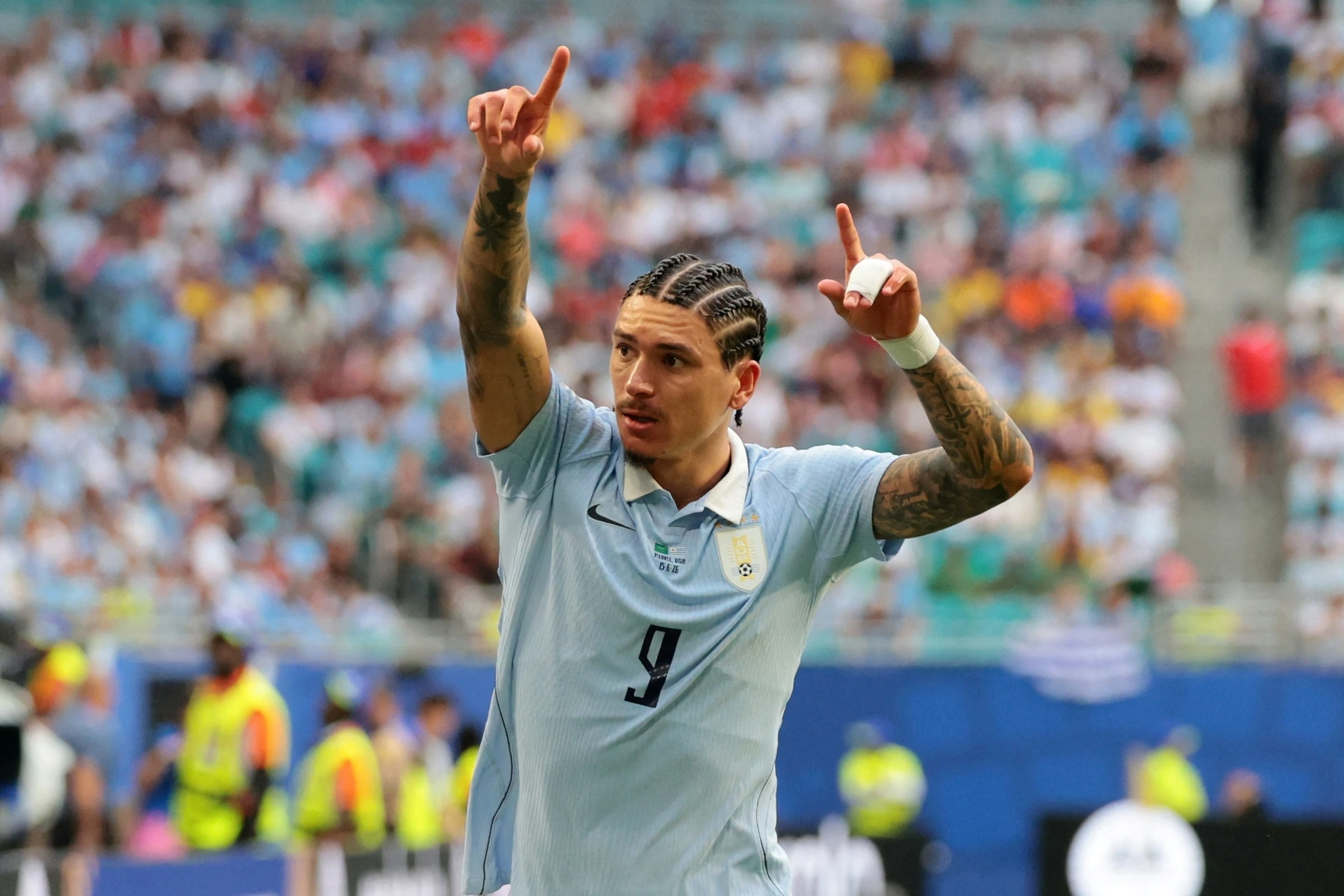 Mai toc bien Nunez thanh tro cuoi o World Cup hinh anh