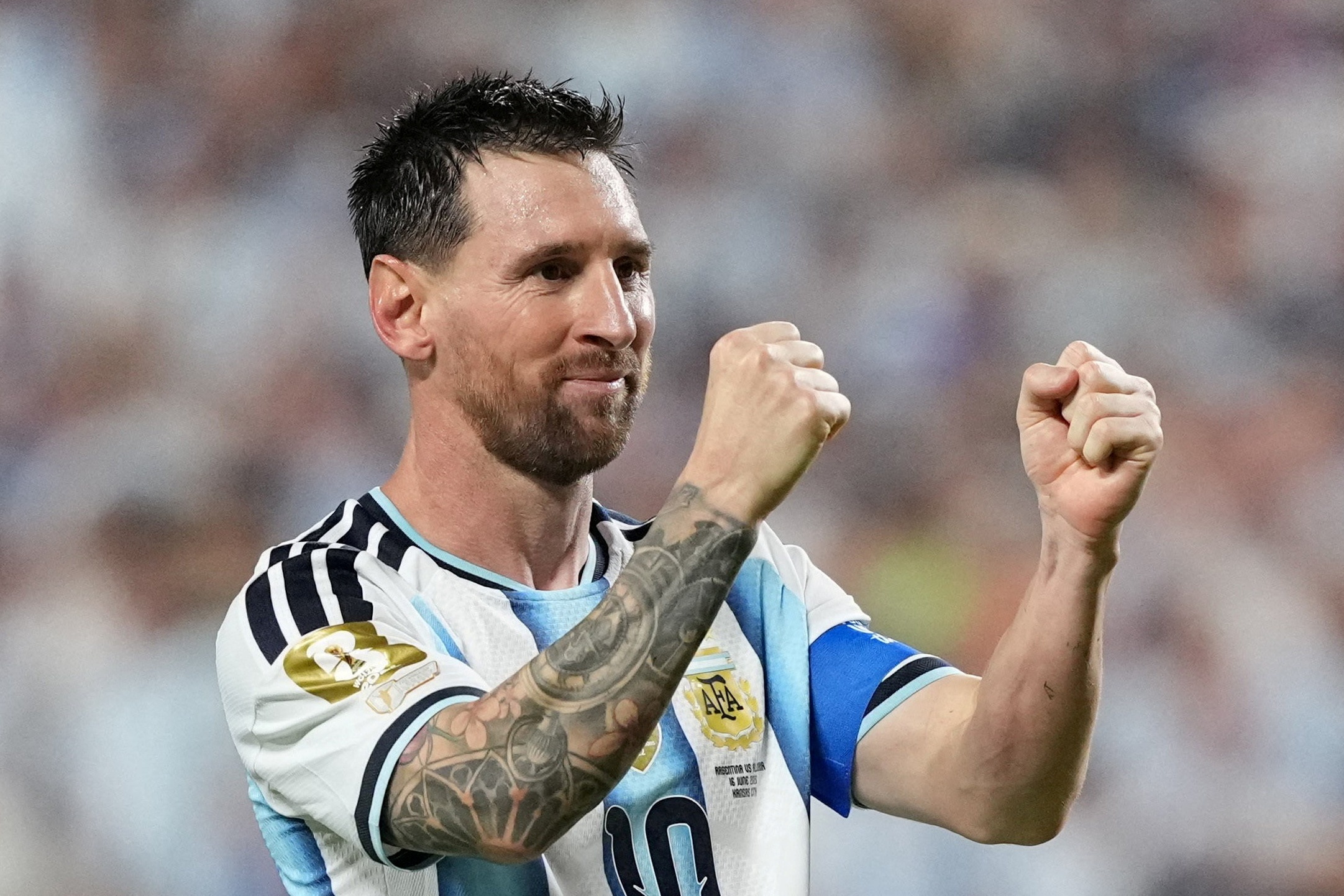 Messi giu 2 ky luc doi nghich lich su hinh anh