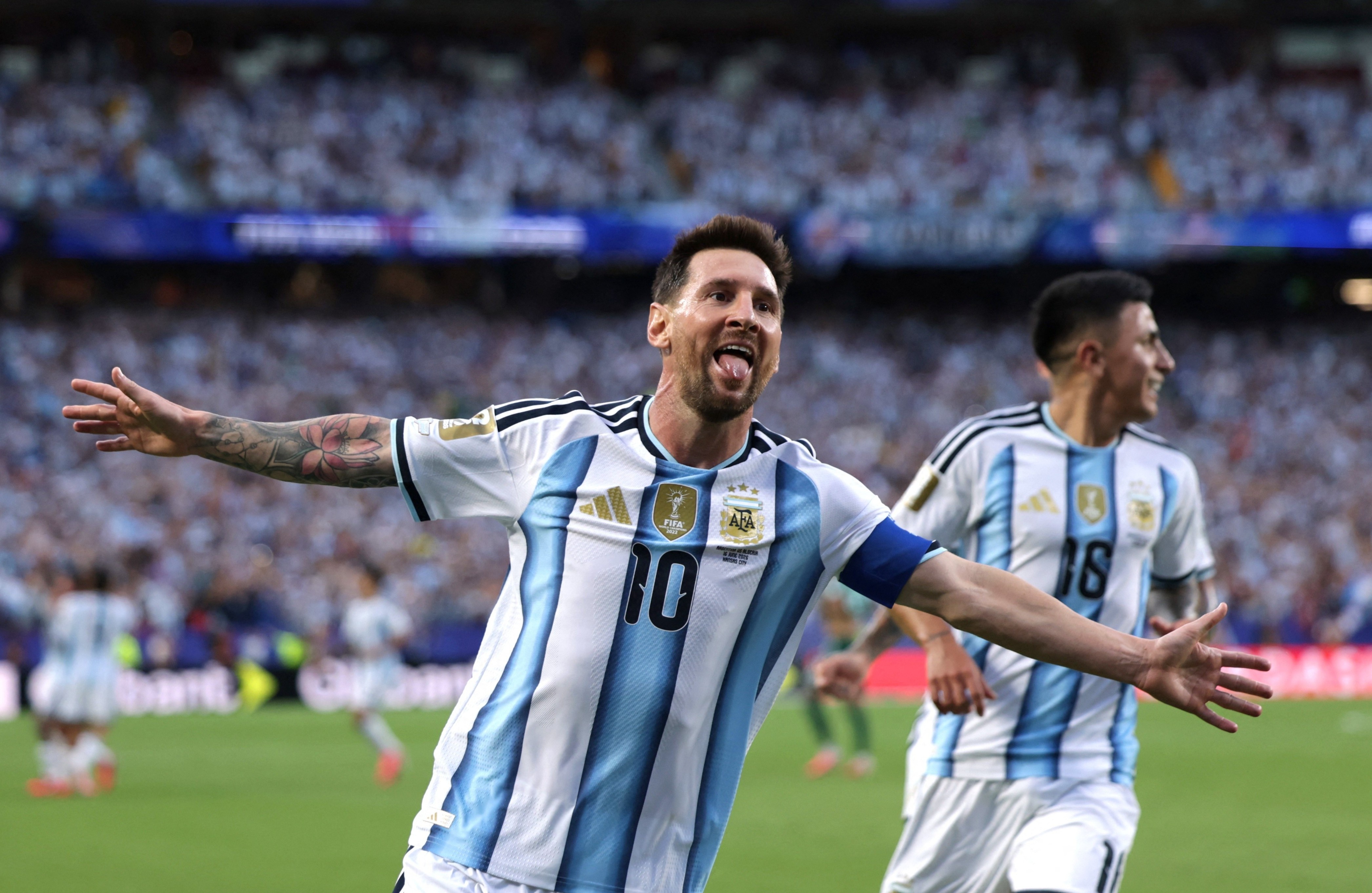 Messi vuot Pele, lap cot moc chua tung co o World Cup hinh anh