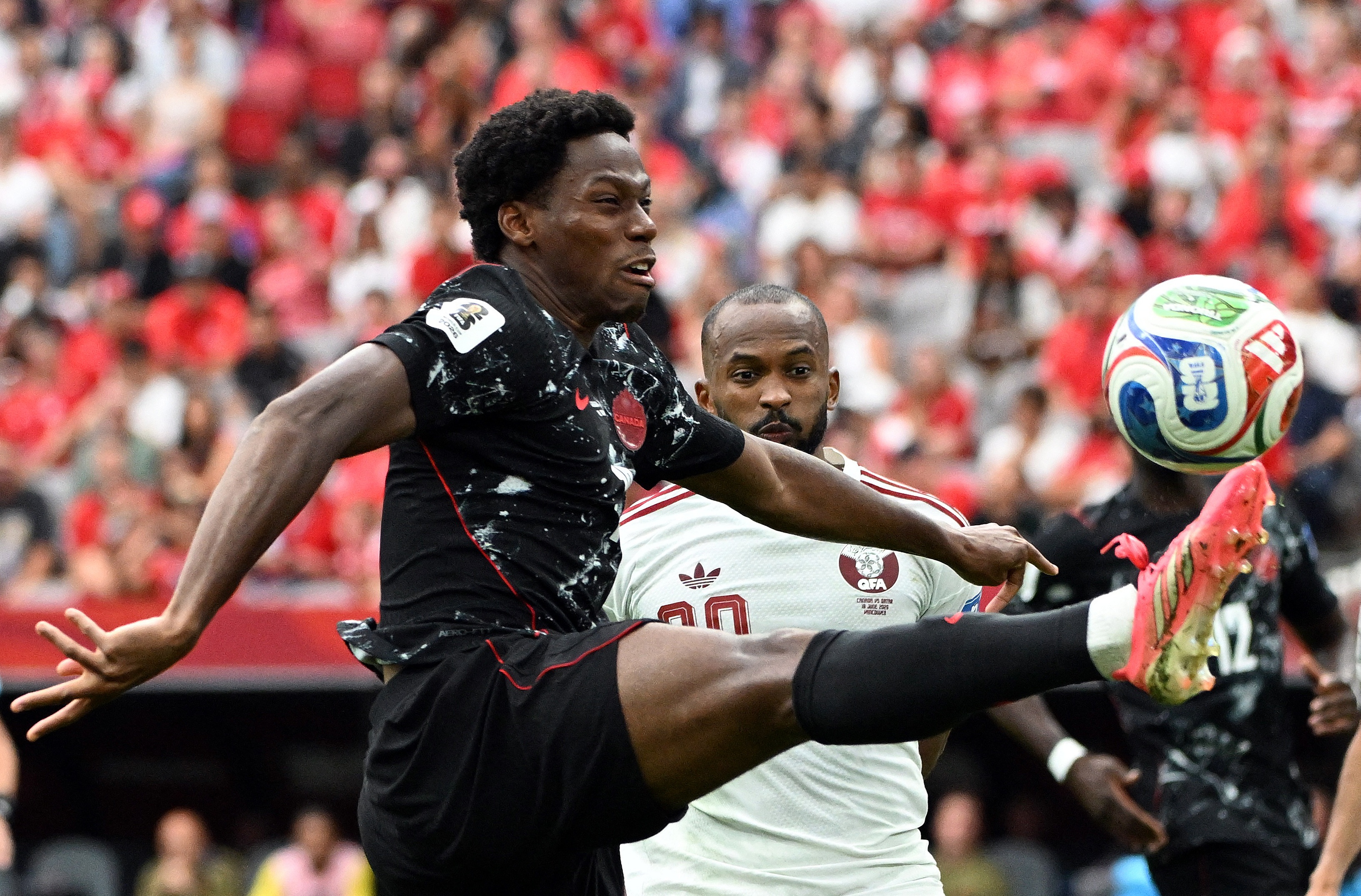 Jonathan David sanh ngang Messi tai World Cup 2026 hinh anh
