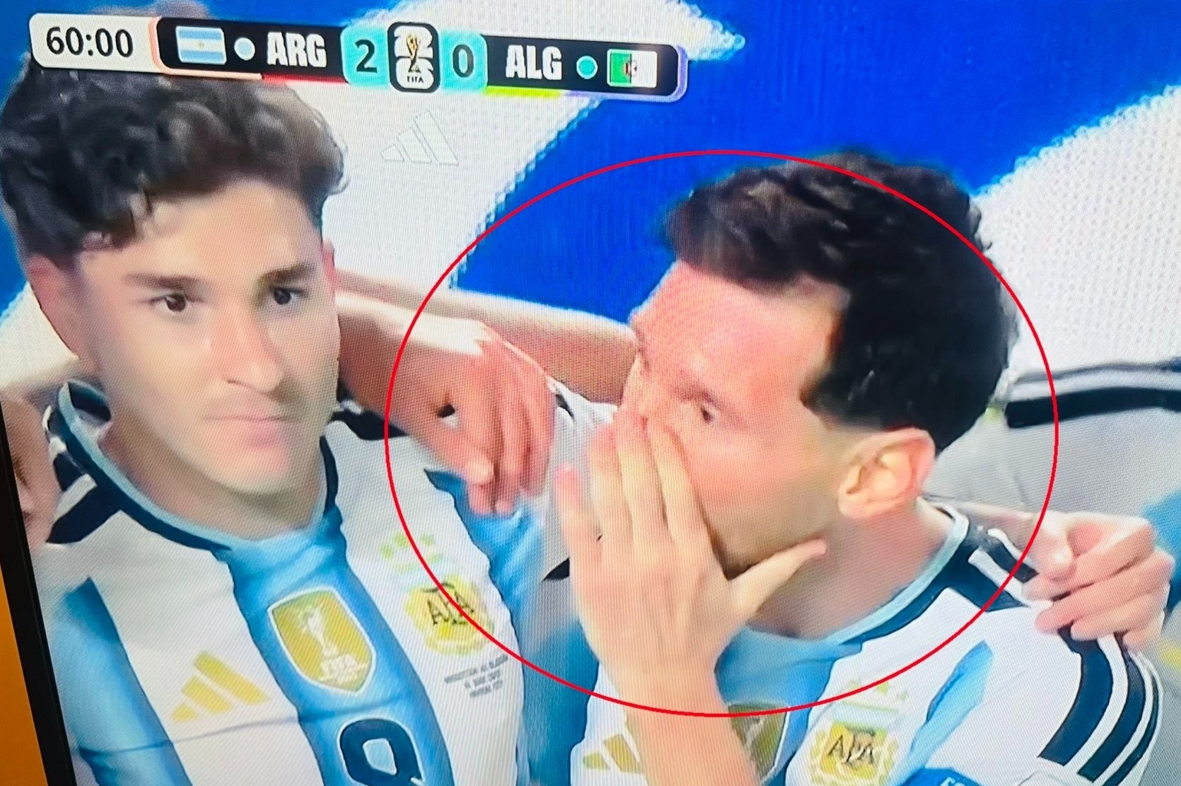 Hinh anh Messi che mieng gay tranh cai hinh anh