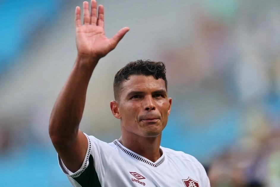 Thiago Silva co ben do moi hinh anh