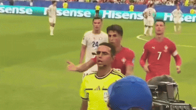 Ronaldo gay sot khi ngan dong doi cai trong tai hinh anh