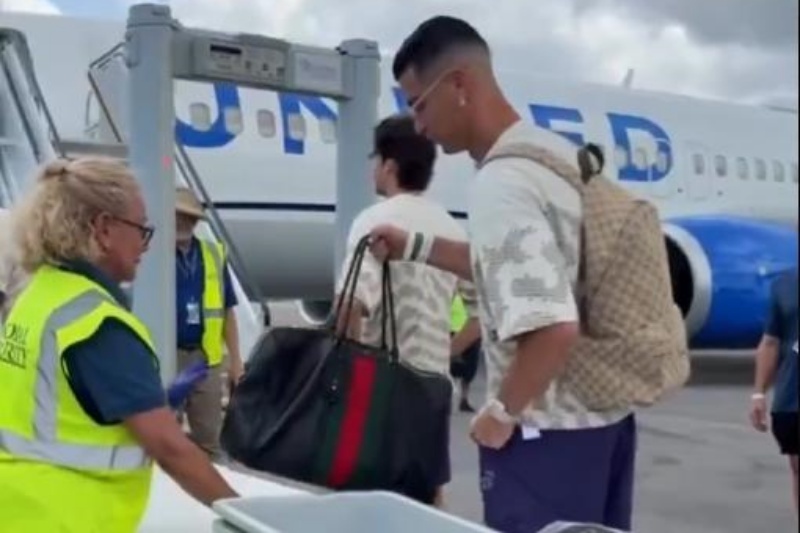 Ronaldo bat cuoi bat luc vi bi kiem tra nghiem ngat o World Cup hinh anh