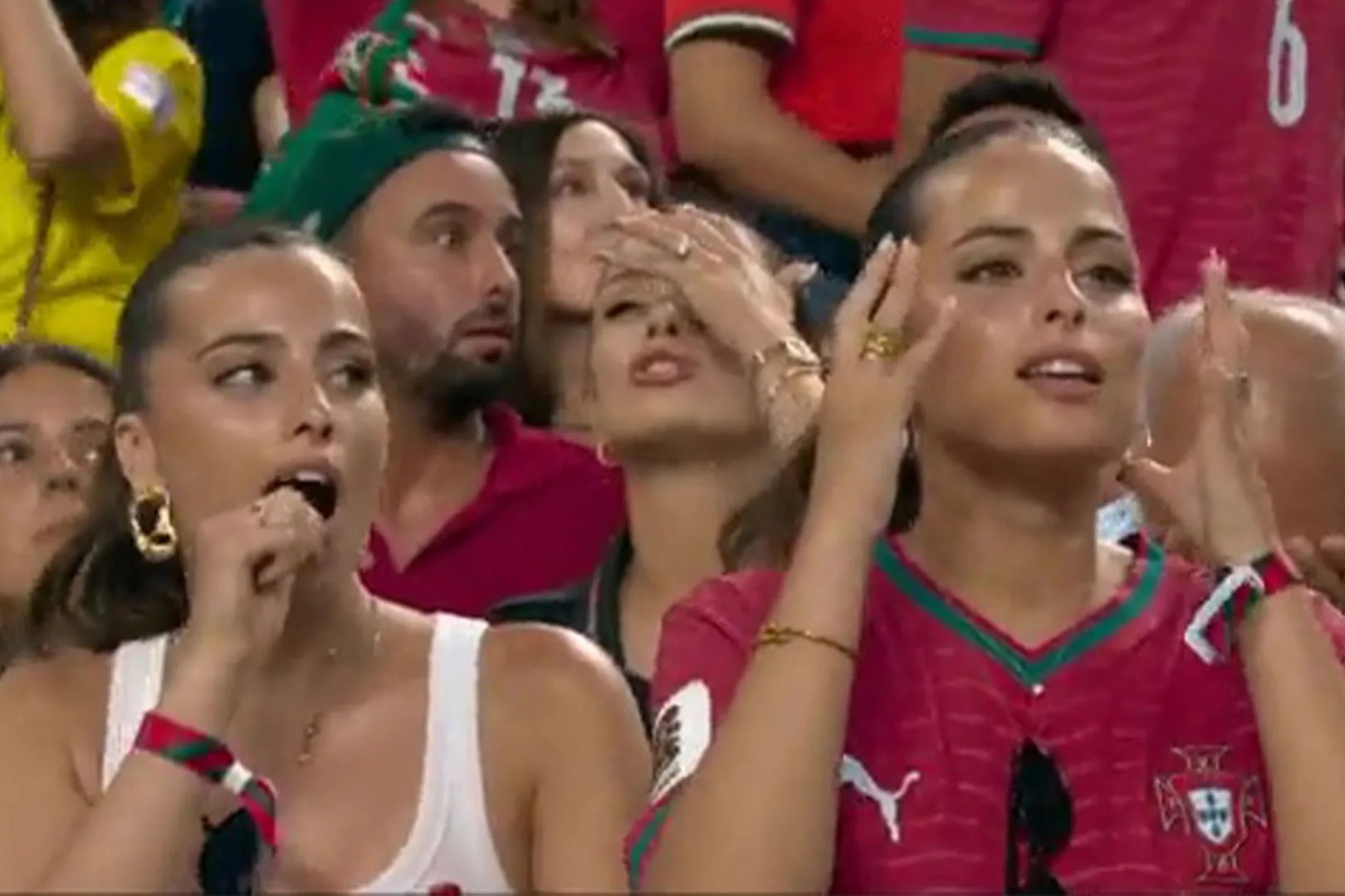 Cap chi em song sinh gay chu y o World Cup 2026 hinh anh