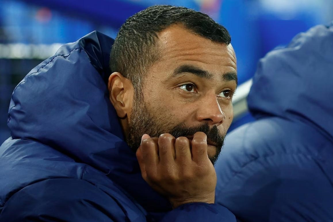 Ashley Cole vo mong hinh anh