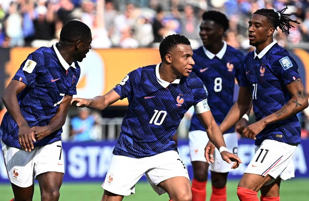 Vi sao nhung ky luc bat tu cua Pele, Ronaldo 'Beo' bi xo do de dang? hinh anh