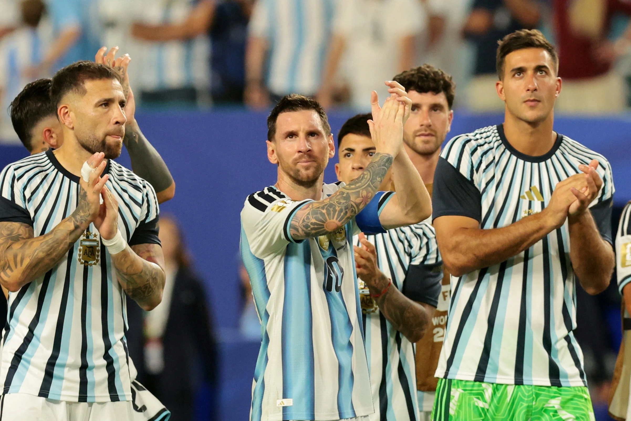 FIFA đáp trả