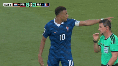 Mbappe làm thay việc của trọng tài ở World Cup 2026