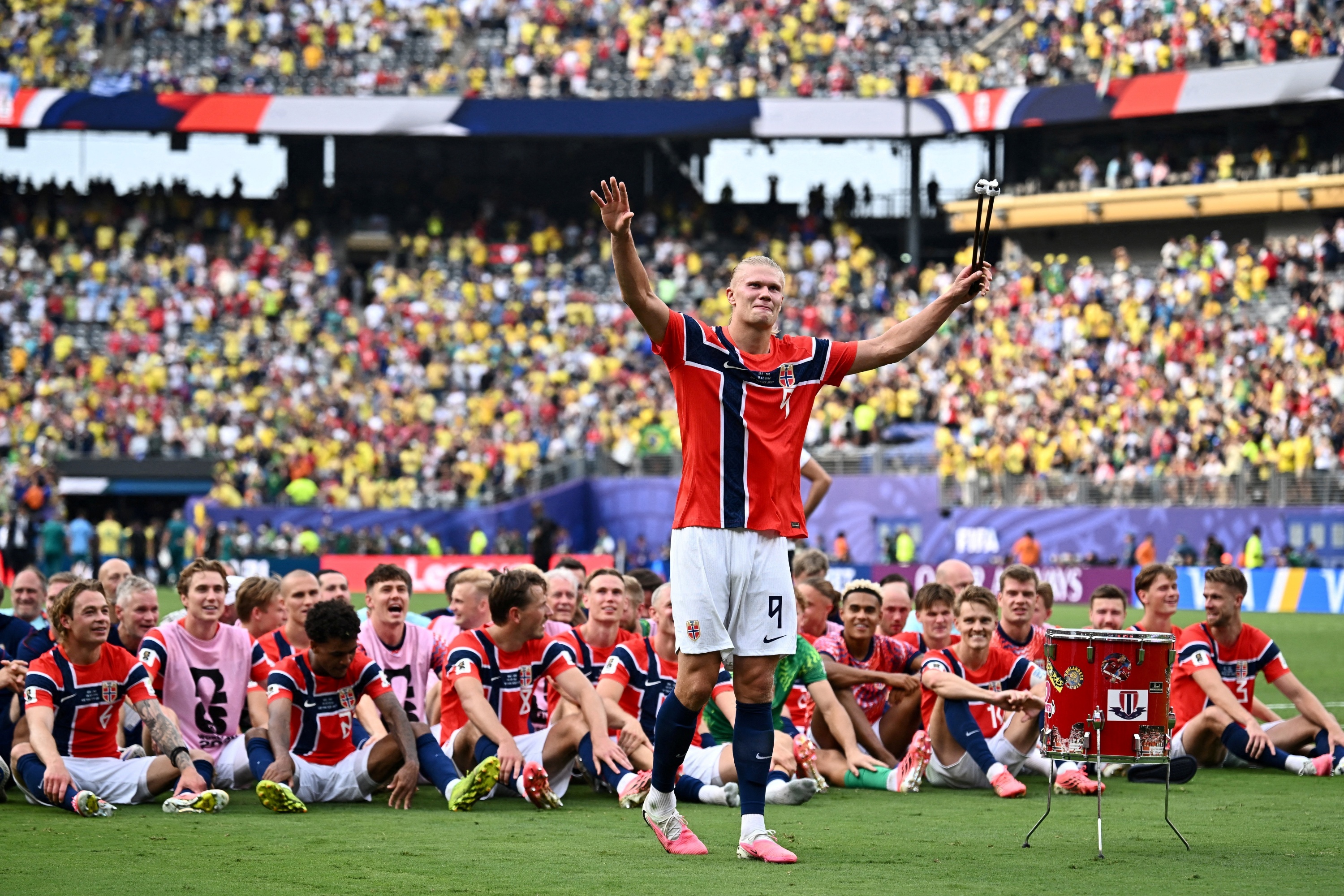 Haaland va tuyen Na Uy khuay dao World Cup voi man an mung bung no hinh anh