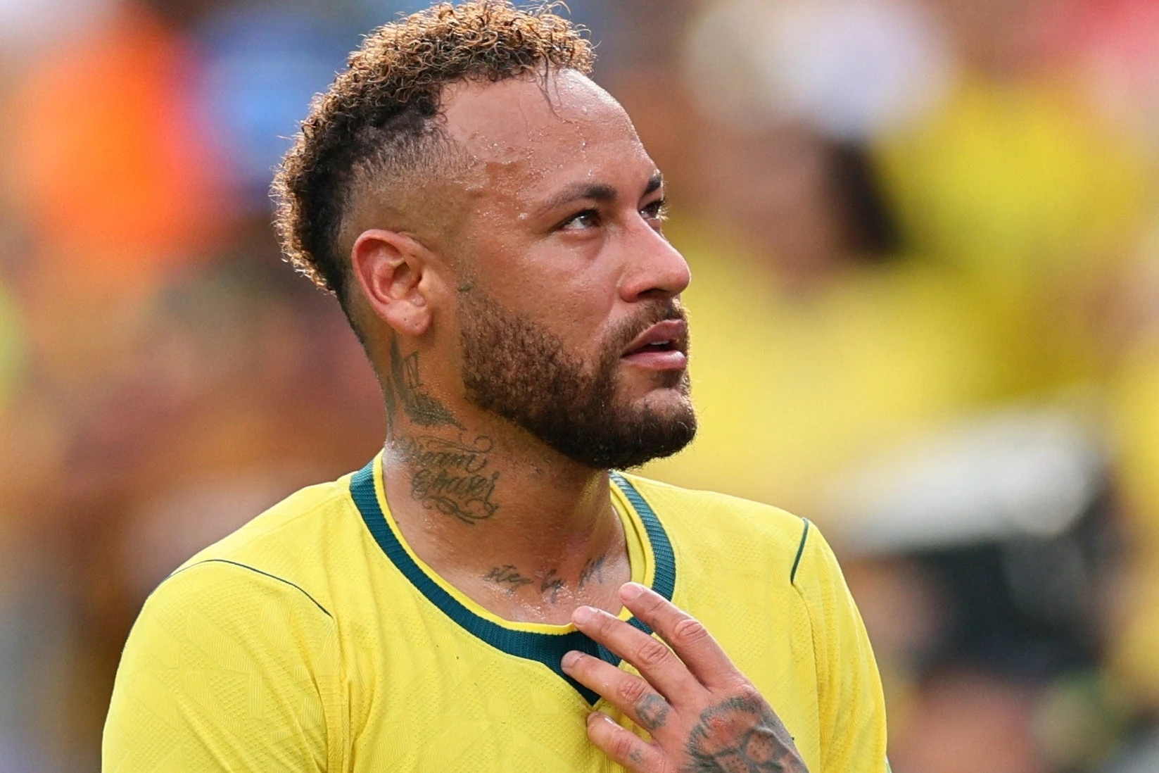 Neymar chia tay tuyen Brazil hinh anh