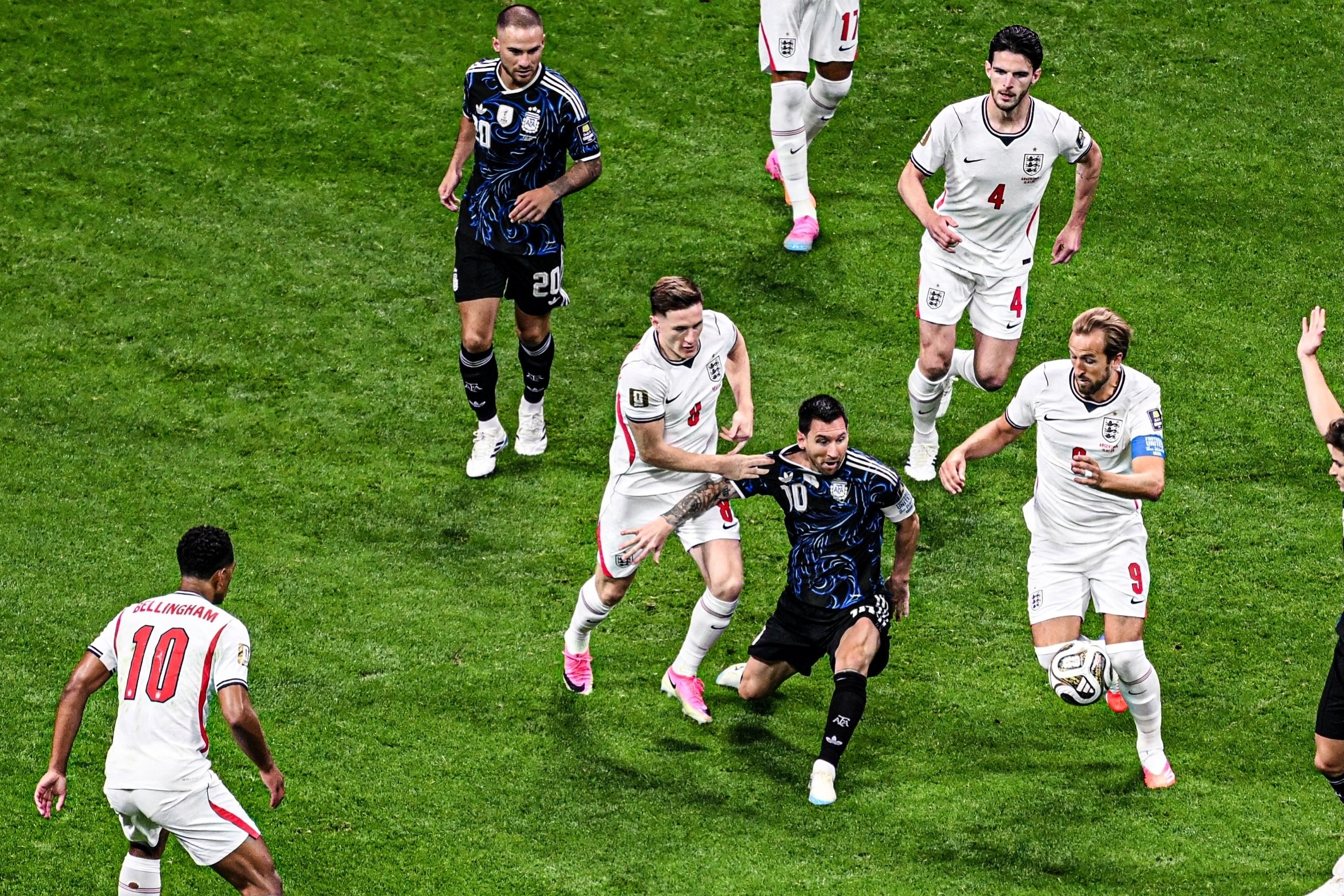 Bức ảnh hơn nghìn lời nói về Messi