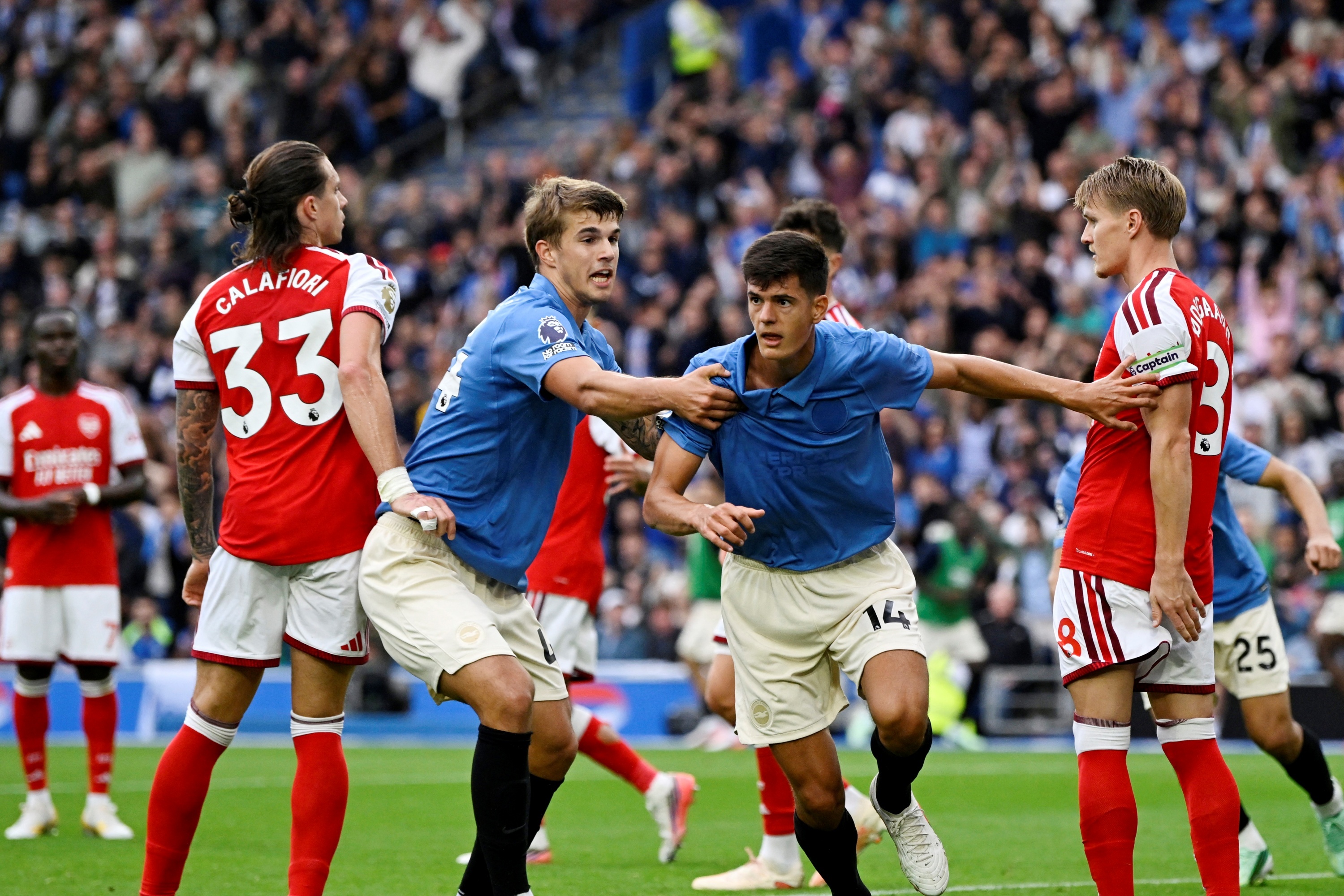 Arsenal thua sốc ở Premier League