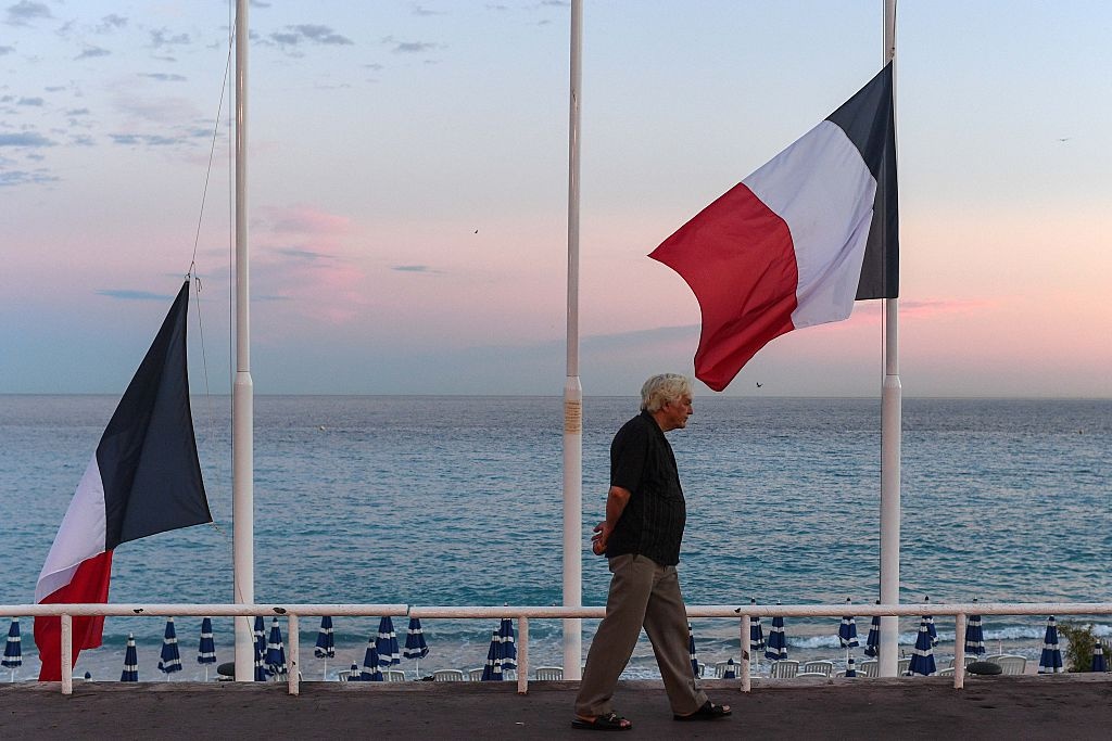 khung bo xe tai o Phap anh 11