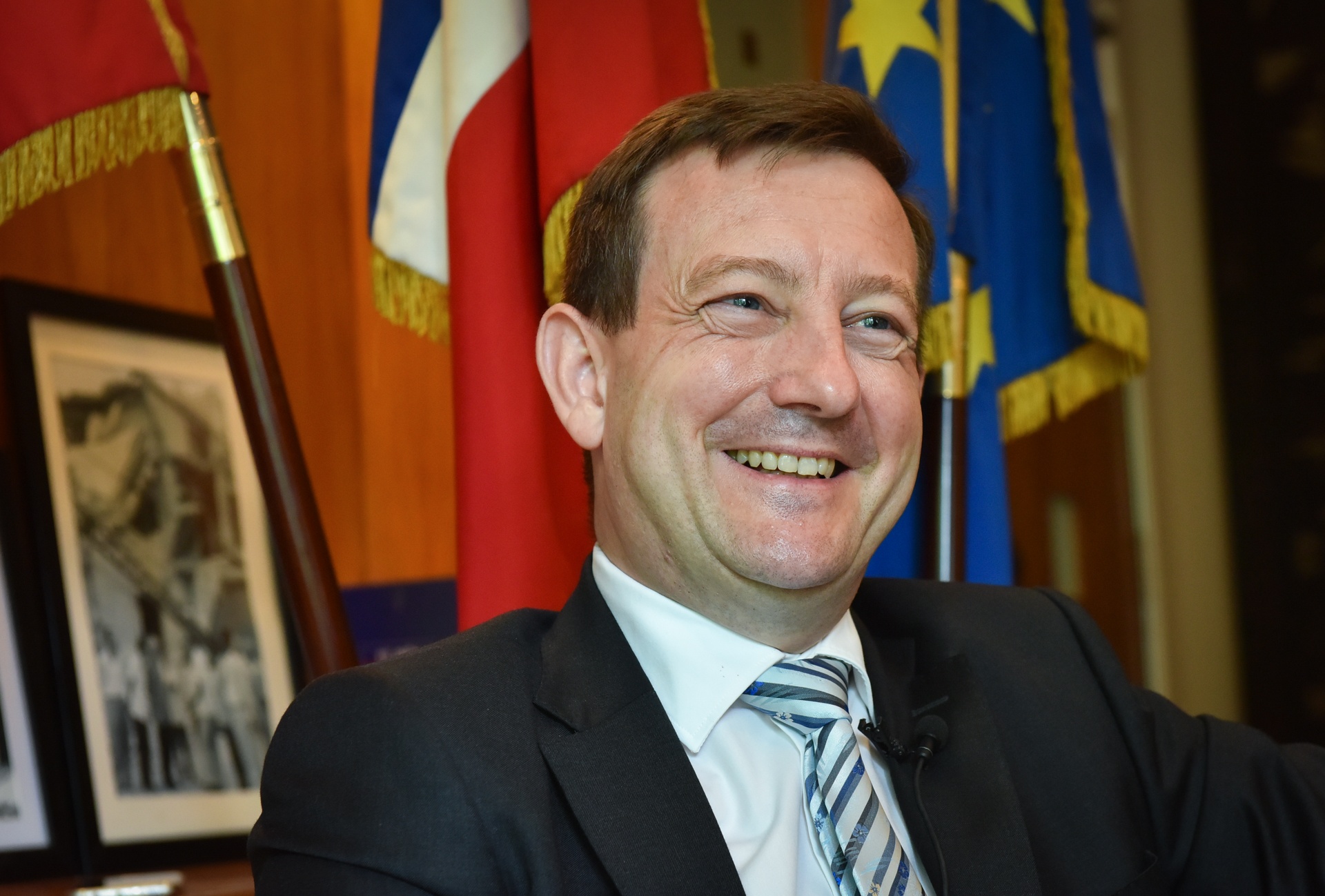 Dai su Phap: 'Banh sung bo cho bua sang, banh my cho bua trua' hinh anh