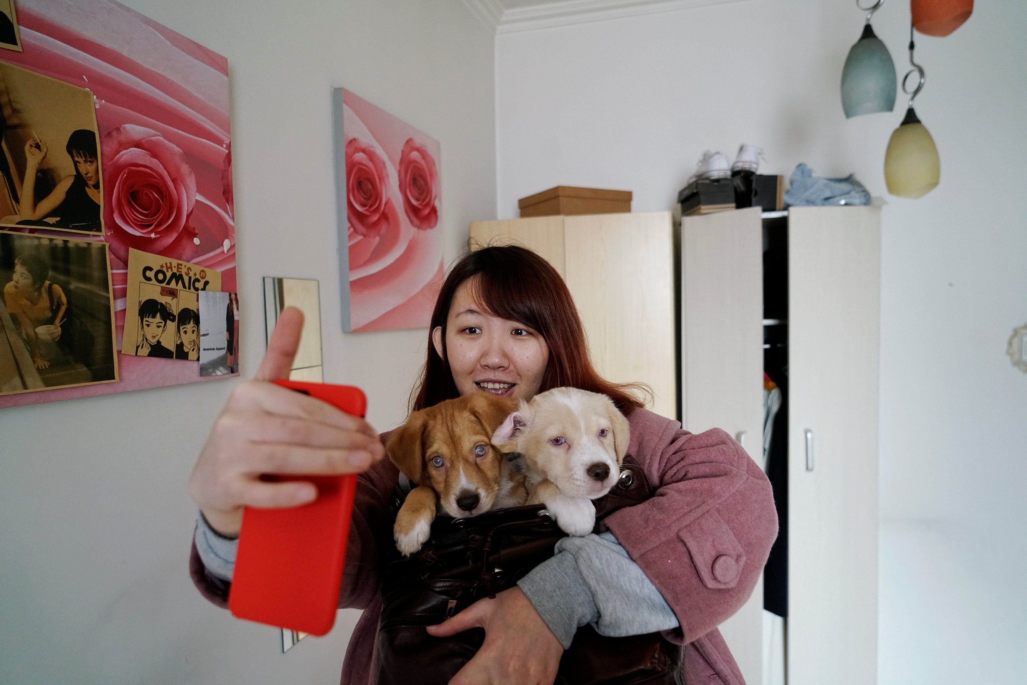 thue ban gai ve que an Tet anh 1