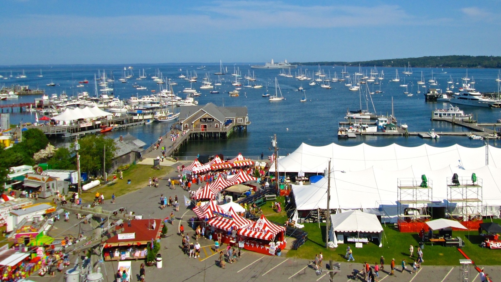 le hoi tom hum Maine anh 1