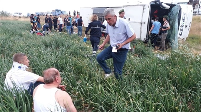 Lat xe bus o Tho Nhi Ky, 5 nguoi thiet mang hinh anh