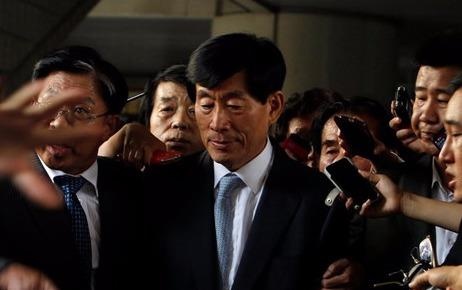 Cuu quan chuc tinh bao Han Quoc bi ket an tu vi can thiep bau cu hinh anh