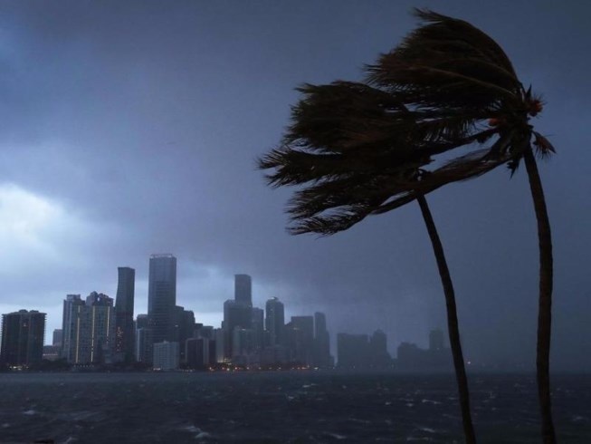 Nua trieu nguoi Trung Quoc sap so tan vi bao manh nhu Irma hinh anh