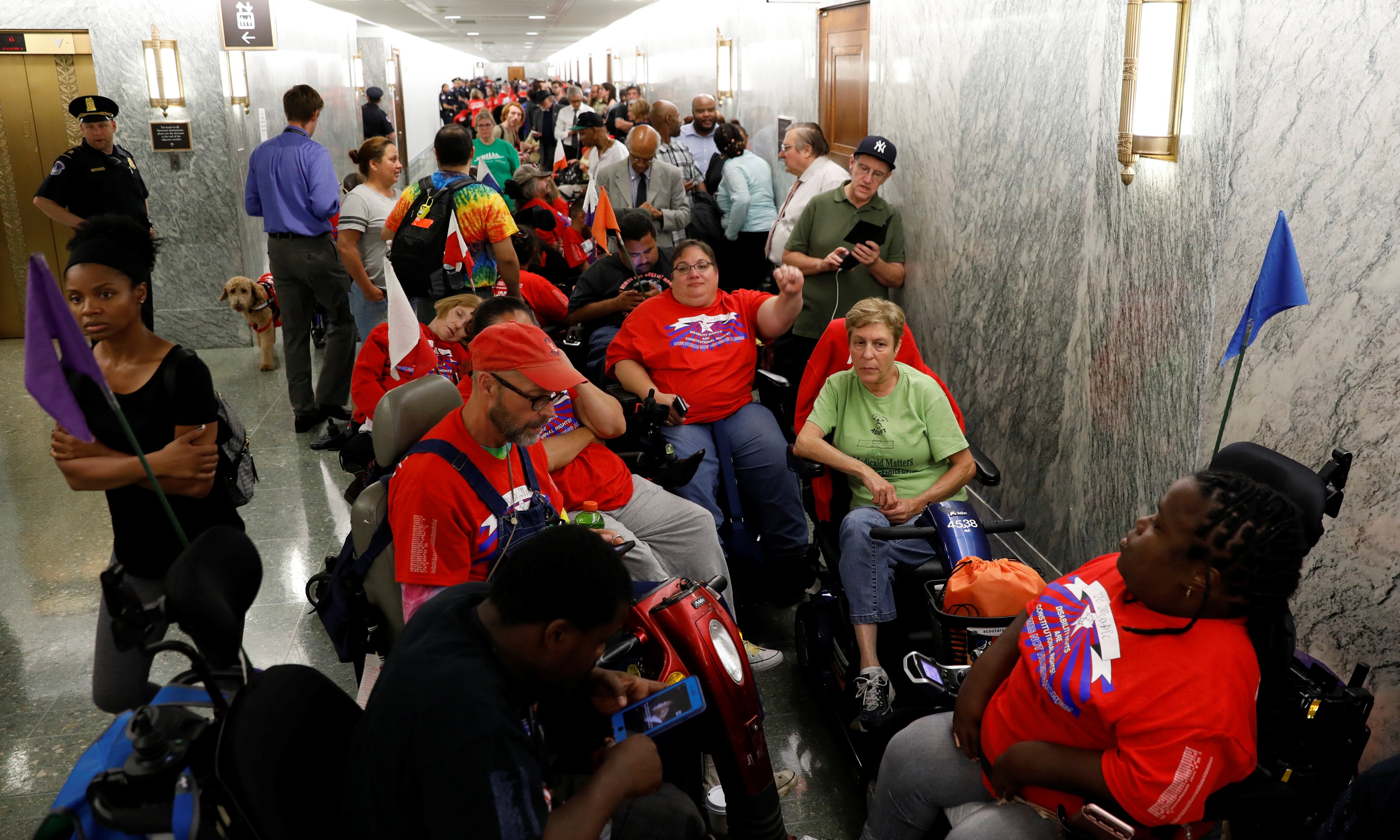 My huy bo Obamacare anh 1