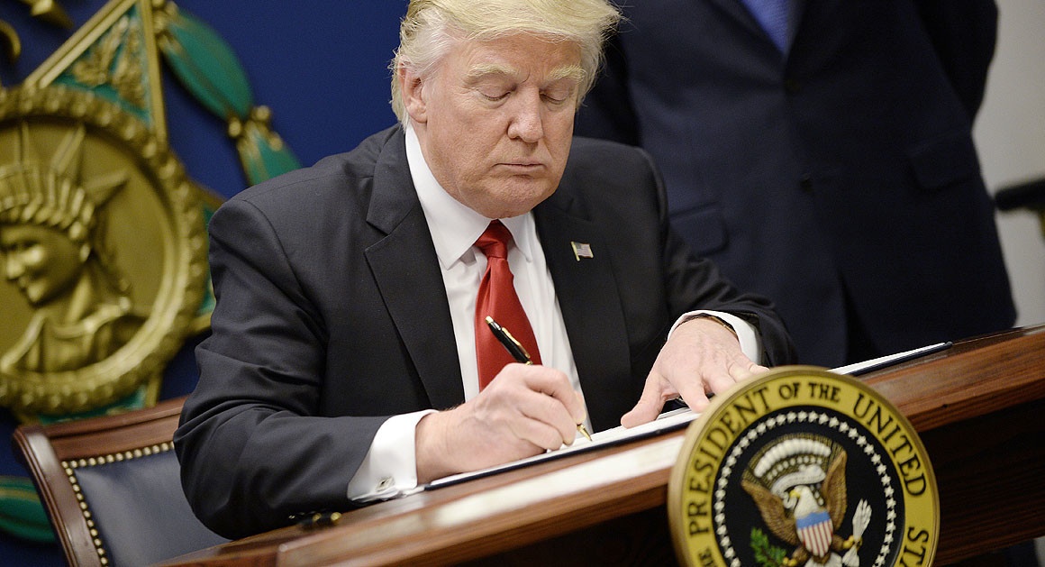 Trump hủy bỏ Obamacare ảnh 1 Trump huy bo Obamacare anh 1