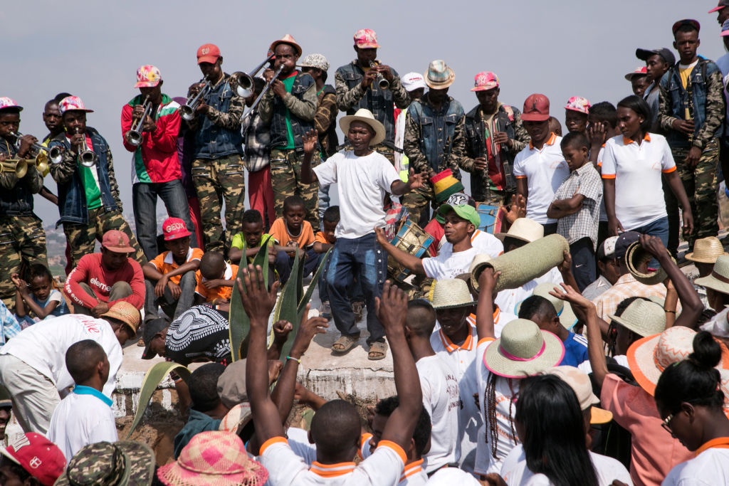 nhay mua voi nguoi chet anh 10