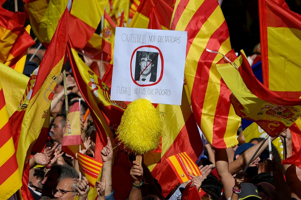 Catalonia tuyên bố độc lập ảnh 2 Catalonia tuyen bo doc lap anh 2