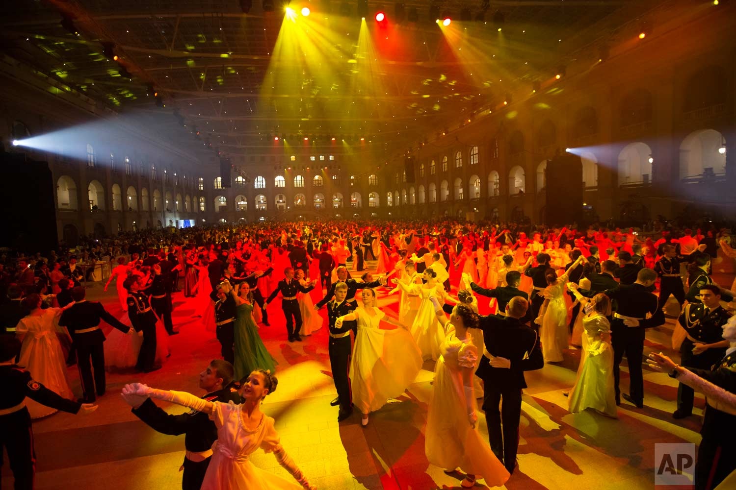 vũ hội quốc tế ở Moscow ảnh 9 vu hoi quoc te o Moscow anh 9