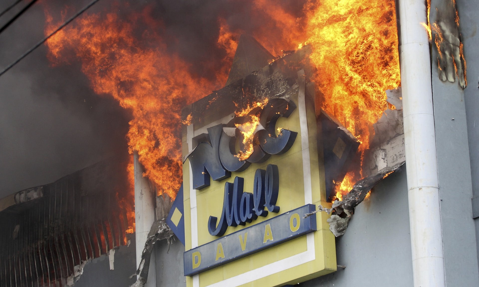 Chay trung tam mua sam o Philippines, gan 40 nguoi chet hinh anh