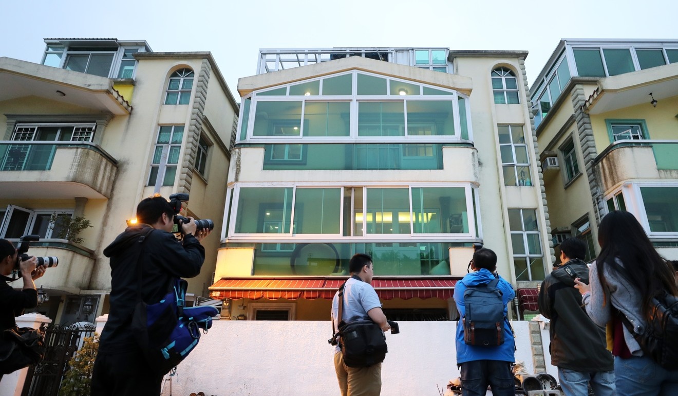 Hong Kong: Phat hien 1.000 dong vat quy hiem bi giu trong nha hinh anh