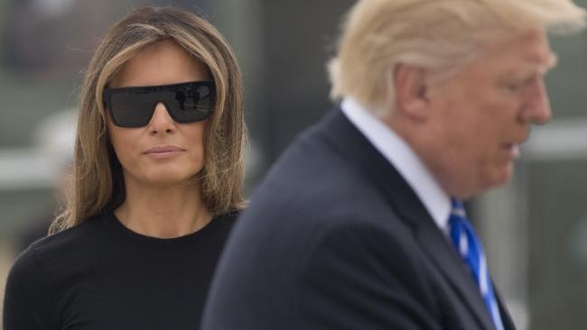 Melania huy di Davos voi Trump sau scandal tinh duc cua chong hinh anh